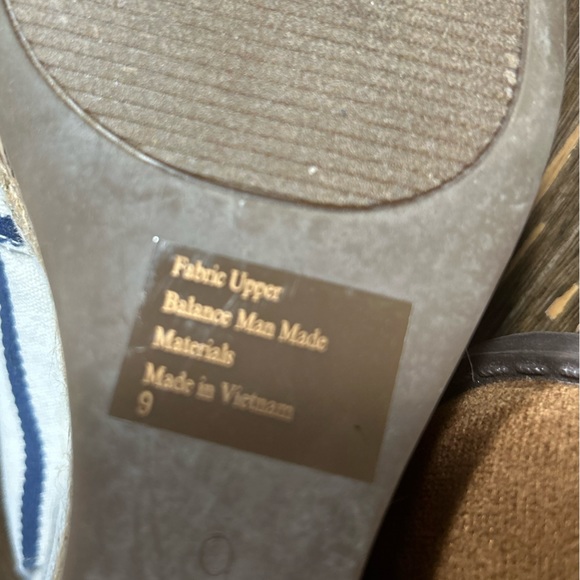 Coach and Four Canvas Wedges size 9 - Picture 9 of 10